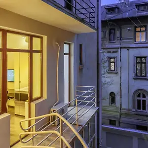 Chateau: Upscale In Bucharest's Historical Center! Bucarest